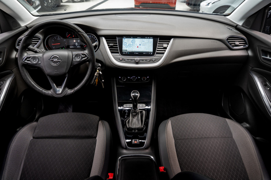 Opel Grandland X 1.2 Turbo Aut. Leer Navi Camera PDC Climate Stoelverwarming voor en achter Stuurverwarming Carplay Cruise LM velgen