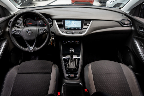 Opel Grandland X 1.2 Turbo Aut. Leer Navi Camera PDC Climate Stoelverwarming voor en achter Stuurverwarming Carplay Cruise LM velgen