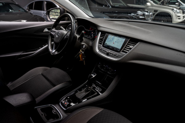 Opel Grandland X 1.2 Turbo Aut. Leer Navi Camera PDC Climate Stoelverwarming voor en achter Stuurverwarming Carplay Cruise LM velgen