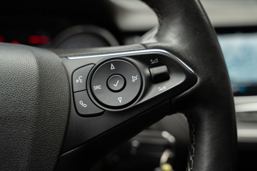 Opel Grandland X 1.2 Turbo Aut. Leer Navi Camera PDC Climate Stoelverwarming voor en achter Stuurverwarming Carplay Cruise LM velgen