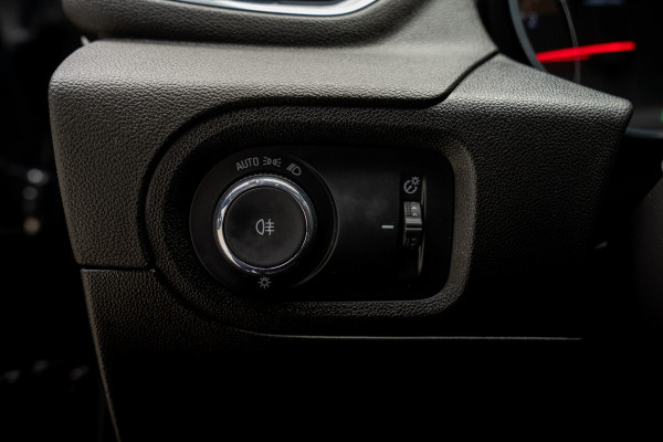 Opel Grandland X 1.2 Turbo Aut. Leer Navi Camera PDC Climate Stoelverwarming voor en achter Stuurverwarming Carplay Cruise LM velgen