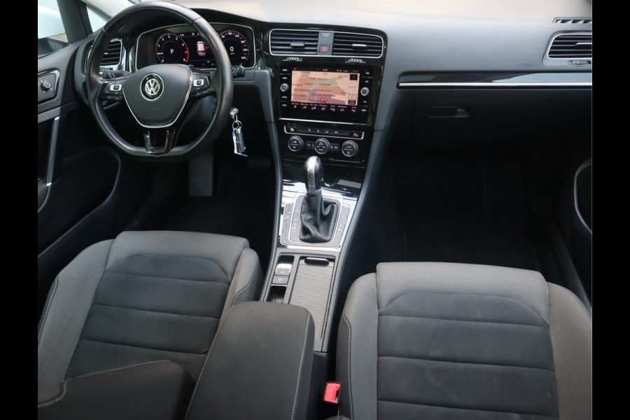 Volkswagen Golf 1.5 TSI Highline Pano / Led / Navi / Elekramen / R-Line / Dealer onderhouden