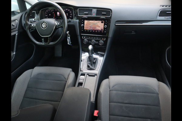 Volkswagen Golf 1.5 TSI Highline Pano / Led / Navi / Elekramen / R-Line / Dealer onderhouden
