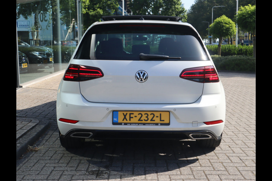 Volkswagen Golf 1.5 TSI Highline Pano / Led / Navi / Elekramen / R-Line / Dealer onderhouden