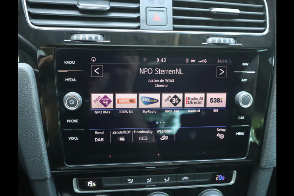 Volkswagen Golf 1.5 TSI Highline Pano / Led / Navi / Elekramen / R-Line / Dealer onderhouden