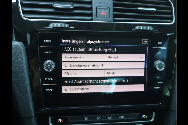 Volkswagen Golf 1.5 TSI Highline Pano / Led / Navi / Elekramen / R-Line / Dealer onderhouden