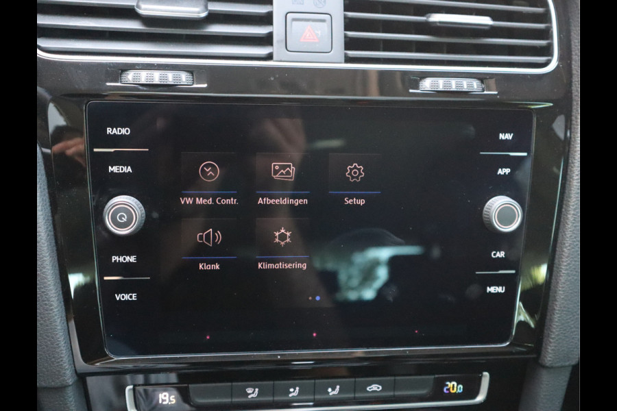Volkswagen Golf 1.5 TSI Highline Pano / Led / Navi / Elekramen / R-Line / Dealer onderhouden