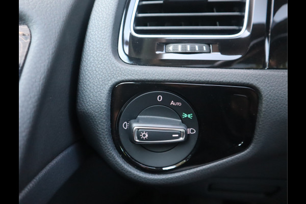 Volkswagen Golf 1.5 TSI Highline Pano / Led / Navi / Elekramen / R-Line / Dealer onderhouden