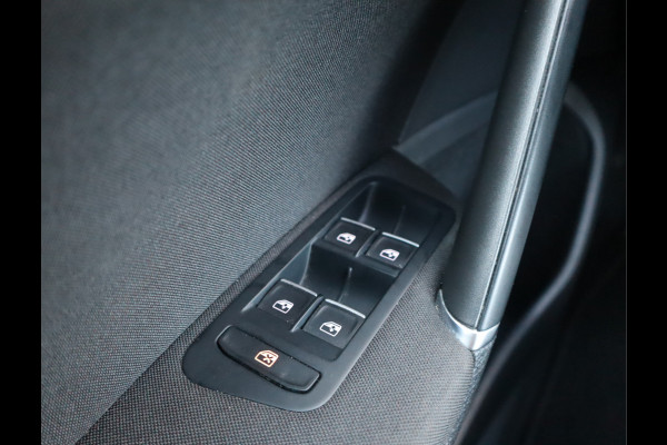Volkswagen Golf 1.5 TSI Highline Pano / Led / Navi / Elekramen / R-Line / Dealer onderhouden