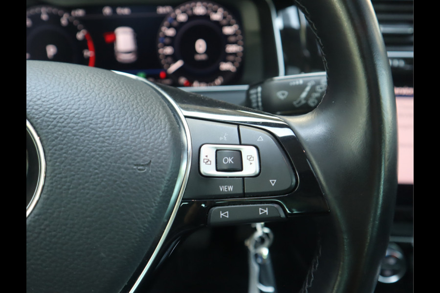 Volkswagen Golf 1.5 TSI Highline Pano / Led / Navi / Elekramen / R-Line / Dealer onderhouden