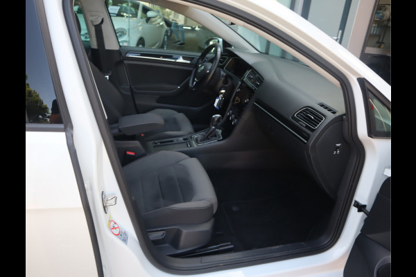 Volkswagen Golf 1.5 TSI Highline Pano / Led / Navi / Elekramen / R-Line / Dealer onderhouden