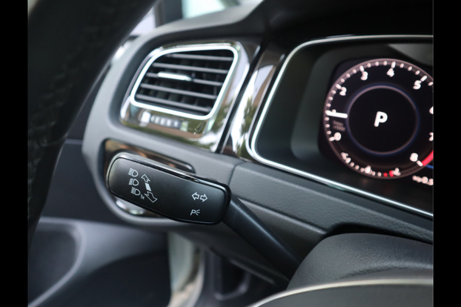 Volkswagen Golf 1.5 TSI Highline Pano / Led / Navi / Elekramen / R-Line / Dealer onderhouden