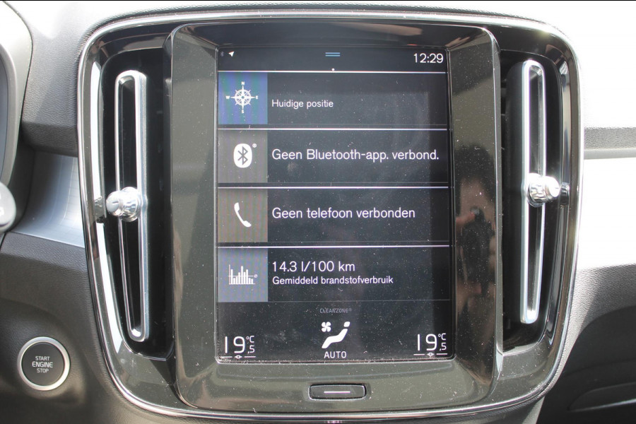Volvo XC40 T5 262PK Automaat Recharge Business Pro Blis / Panoramisch schuif-kaneldak / Adaptieve Cruise Control / Parkeersensoren voor en achter met parkeercamera /Cross traffic alert