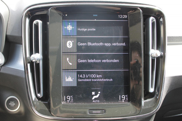 Volvo XC40 T5 262PK Automaat Recharge Business Pro Blis / Panoramisch schuif-kaneldak / Adaptieve Cruise Control / Parkeersensoren voor en achter met parkeercamera /Cross traffic alert