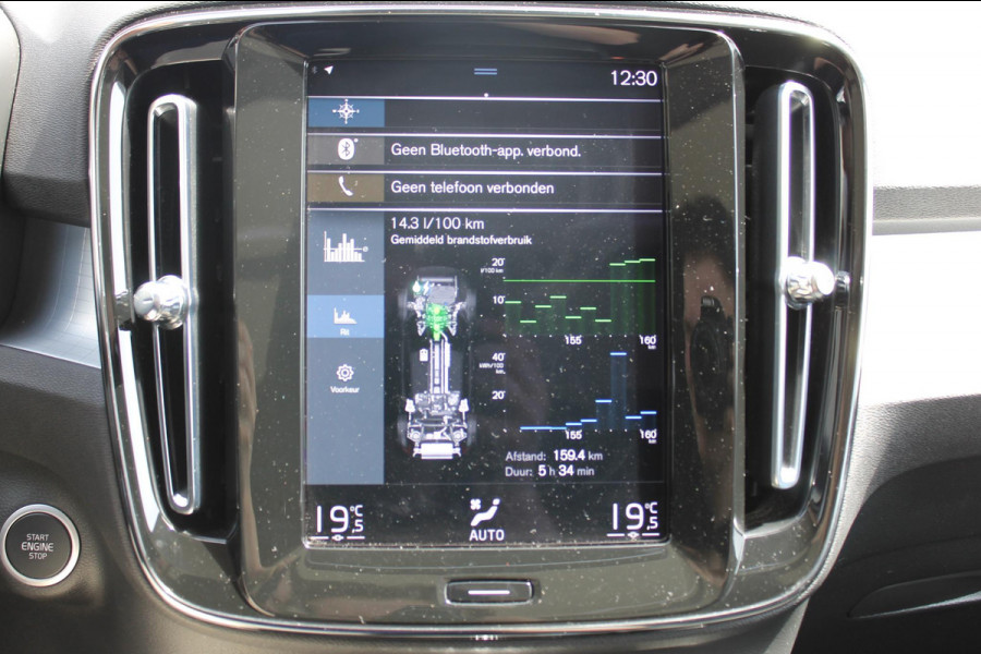 Volvo XC40 T5 262PK Automaat Recharge Business Pro Blis / Panoramisch schuif-kaneldak / Adaptieve Cruise Control / Parkeersensoren voor en achter met parkeercamera /Cross traffic alert