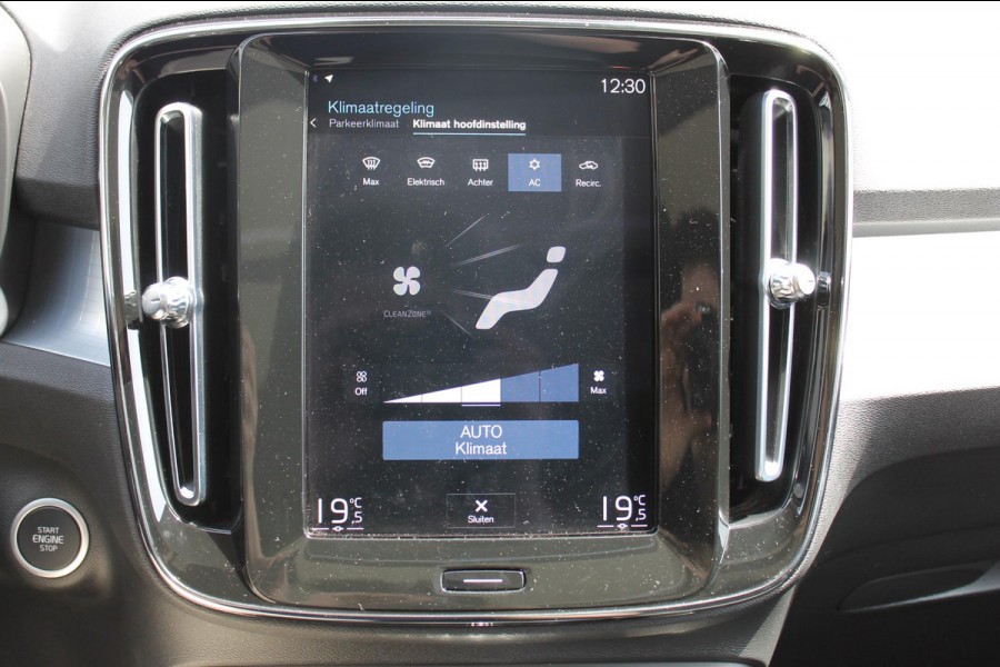 Volvo XC40 T5 262PK Automaat Recharge Business Pro Blis / Panoramisch schuif-kaneldak / Adaptieve Cruise Control / Parkeersensoren voor en achter met parkeercamera /Cross traffic alert