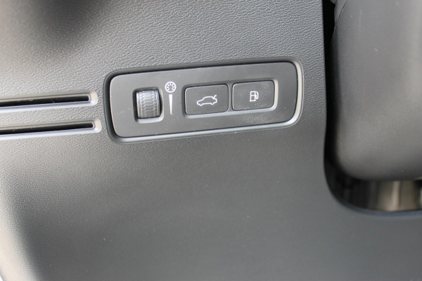 Volvo XC40 T5 262PK Automaat Recharge Business Pro Blis / Panoramisch schuif-kaneldak / Adaptieve Cruise Control / Parkeersensoren voor en achter met parkeercamera /Cross traffic alert
