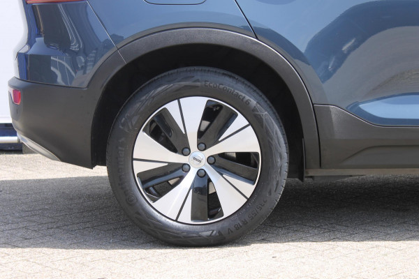 Volvo XC40 T5 262PK Automaat Recharge Business Pro Blis / Panoramisch schuif-kaneldak / Adaptieve Cruise Control / Parkeersensoren voor en achter met parkeercamera /Cross traffic alert