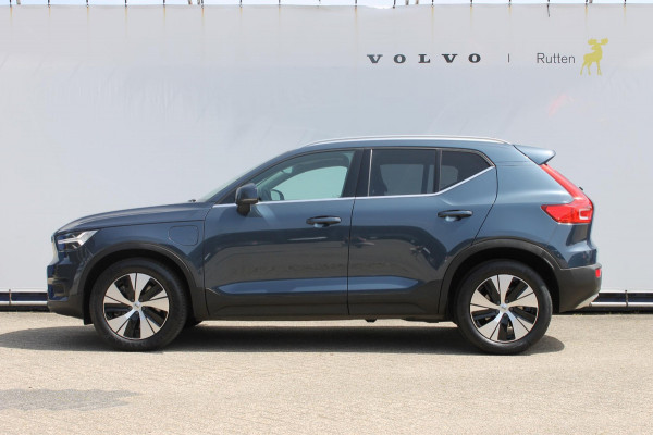 Volvo XC40 T5 262PK Automaat Recharge Business Pro Blis / Panoramisch schuif-kaneldak / Adaptieve Cruise Control / Parkeersensoren voor en achter met parkeercamera /Cross traffic alert