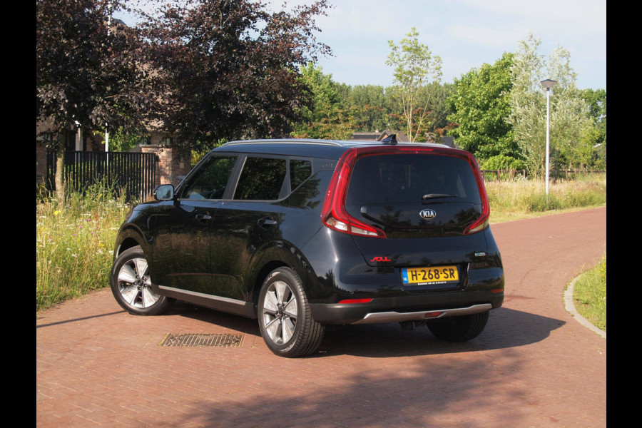Kia e-Soul ExecutiveLine 64 kWh | Camera | Trekhaak | Harman Kardon | Head-Up Display | Apple Carplay |