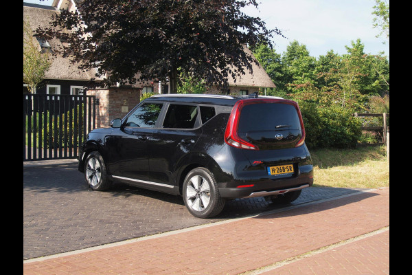 Kia e-Soul ExecutiveLine 64 kWh | Camera | Trekhaak | Harman Kardon | Head-Up Display | Apple Carplay |