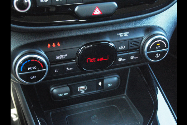 Kia e-Soul ExecutiveLine 64 kWh | Camera | Trekhaak | Harman Kardon | Head-Up Display | Apple Carplay |