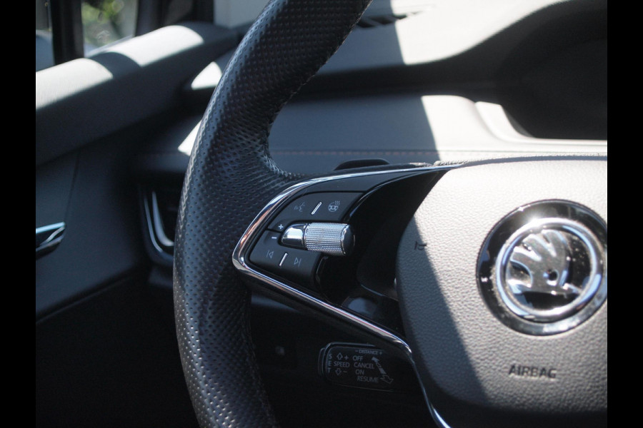 Škoda ENYAQ iV 80 | Panoramadak | Head-Up Display | Trekhaak | Camera | ACC |