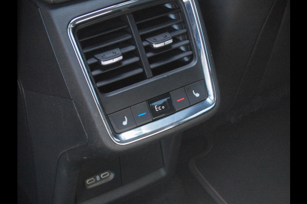 Škoda ENYAQ iV 80 | Panoramadak | Head-Up Display | Trekhaak | Camera | ACC |