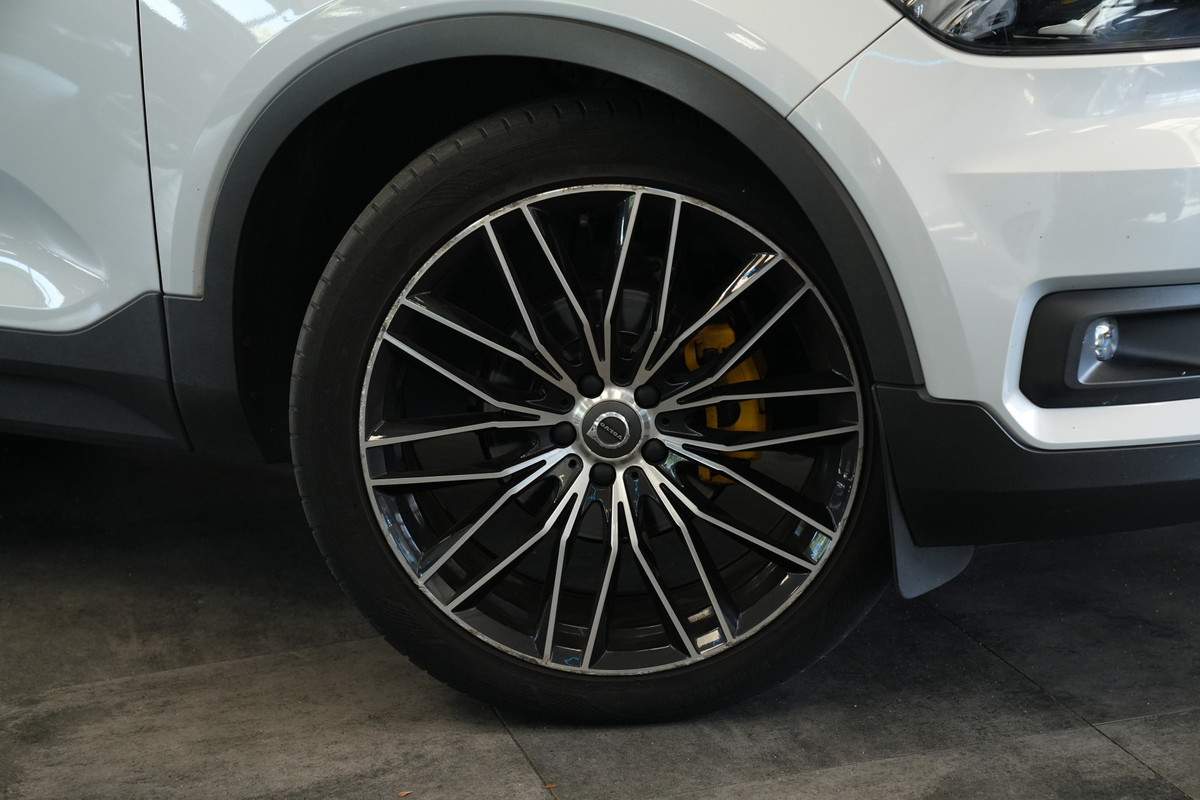Volvo XC40 2.0 D3 R-Design Cruise/Climate 20''LM Harman&Kardon 24 Maanden garantie* (Vraag naar de voorwaarden)