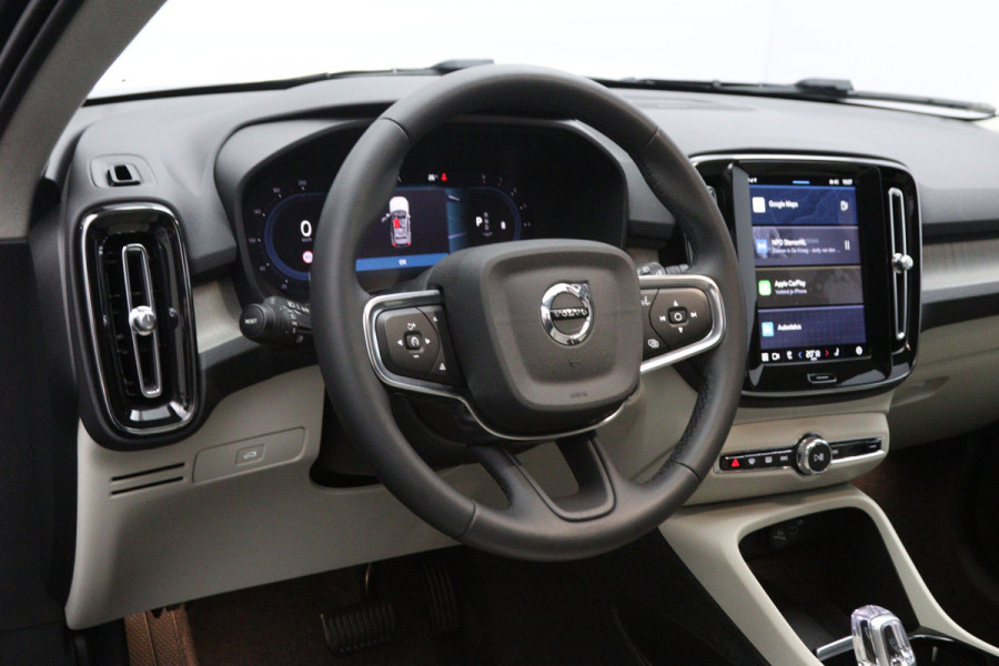 Volvo XC40 2.0 B3 164 PK Plus Dark, 4-Cilinder, Harman/Kardon, Leder, Trekhaak, Memory, Camera