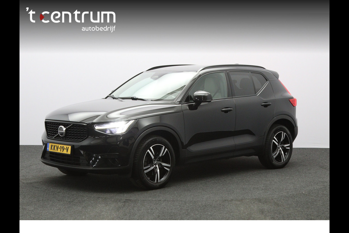 Volvo XC40 2.0 B3 164 PK Plus Dark, 4-Cilinder, Harman/Kardon, Leder, Trekhaak, Memory, Camera