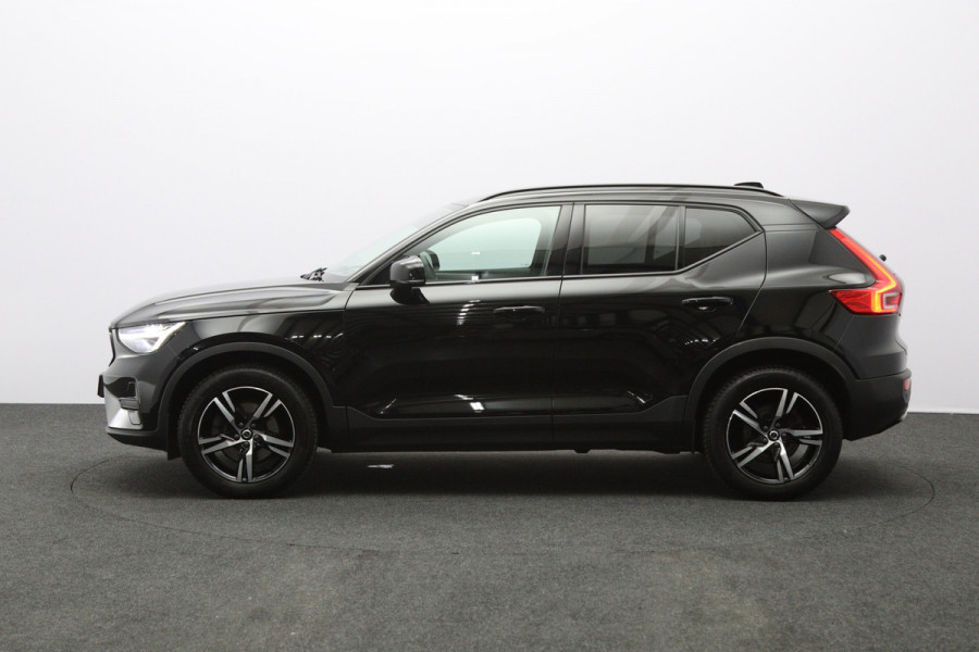 Volvo XC40 2.0 B3 164 PK Plus Dark, 4-Cilinder, Harman/Kardon, Leder, Trekhaak, Memory, Camera