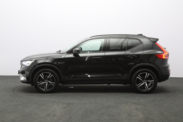 Volvo XC40 2.0 B3 164 PK Plus Dark, 4-Cilinder, Harman/Kardon, Leder, Trekhaak, Memory, Camera