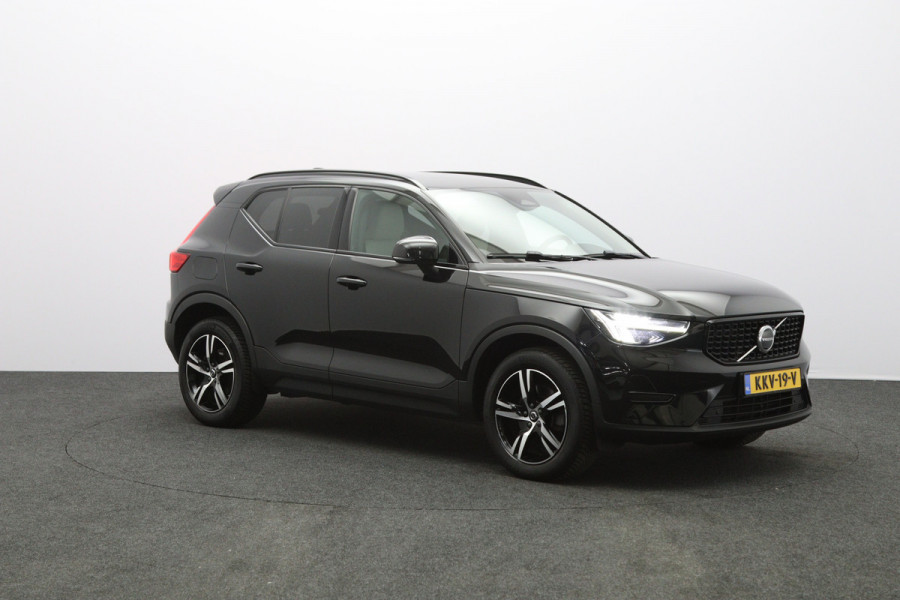 Volvo XC40 2.0 B3 164 PK Plus Dark, 4-Cilinder, Harman/Kardon, Leder, Trekhaak, Memory, Camera