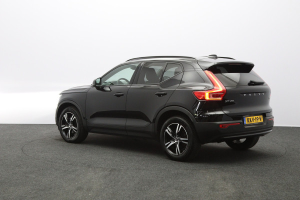 Volvo XC40 2.0 B3 164 PK Plus Dark, 4-Cilinder, Harman/Kardon, Leder, Trekhaak, Memory, Camera
