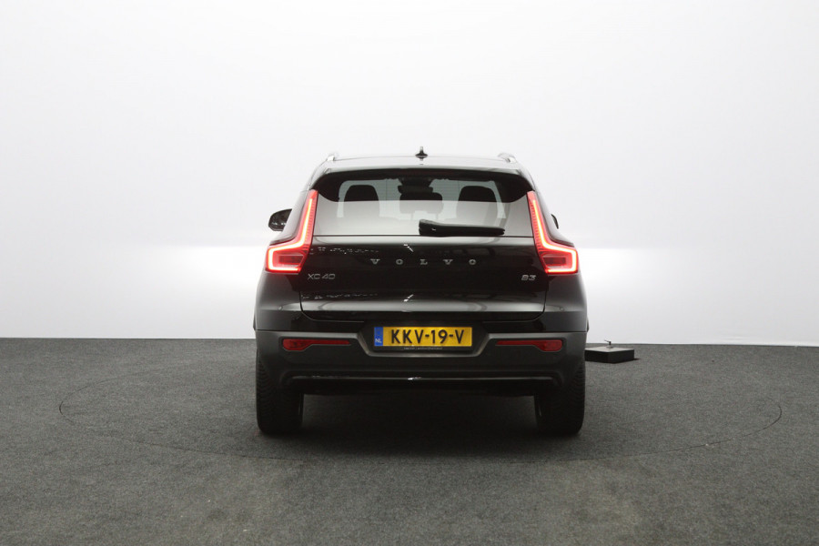 Volvo XC40 2.0 B3 164 PK Plus Dark, 4-Cilinder, Harman/Kardon, Leder, Trekhaak, Memory, Camera