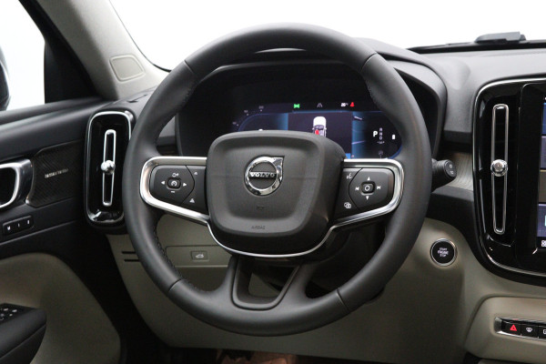 Volvo XC40 2.0 B3 164 PK Plus Dark, 4-Cilinder, Harman/Kardon, Leder, Trekhaak, Memory, Camera