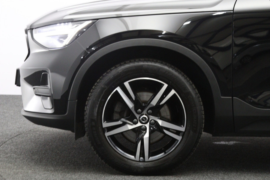 Volvo XC40 2.0 B3 164 PK Plus Dark, 4-Cilinder, Harman/Kardon, Leder, Trekhaak, Memory, Camera