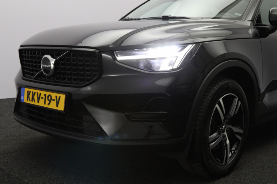 Volvo XC40 2.0 B3 164 PK Plus Dark, 4-Cilinder, Harman/Kardon, Leder, Trekhaak, Memory, Camera