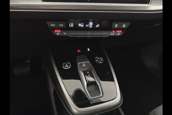 Audi Q4 e-tron 40 Launch edition Advanced 77 kWh [ 3-Fase-11kW ] (INCL-BTW) Aut. *NAVI-FULLMAP | MATRIX-LED | KEYLESS | CAMERA | AUDI-SOUND |  DIGI-COCKPIT | DAB | AMBIENTLIGHT | HEATED-SPORTSEATS | PRIVACYGLASS | CRUISE | 19''ALU*