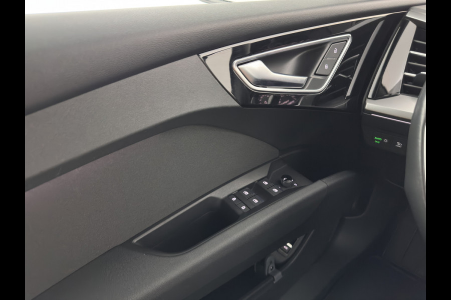 Audi Q4 e-tron 40 Launch edition Advanced 77 kWh [ 3-Fase-11kW ] (INCL-BTW) Aut. *NAVI-FULLMAP | MATRIX-LED | KEYLESS | CAMERA | AUDI-SOUND |  DIGI-COCKPIT | DAB | AMBIENTLIGHT | HEATED-SPORTSEATS | PRIVACYGLASS | CRUISE | 19''ALU*