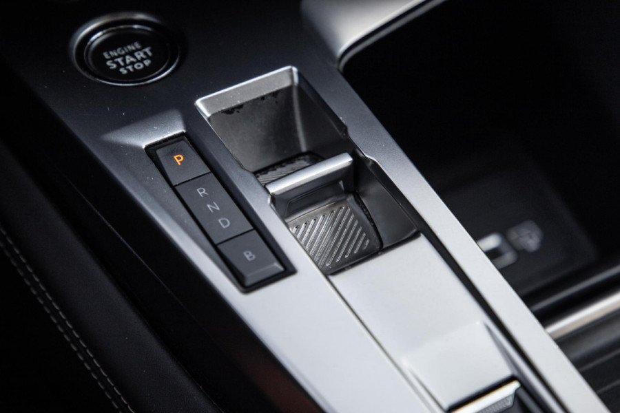 Peugeot 308 SW 1.6 HYbrid 180 GT Pack Business AIRCO / CRUISE CONTROLE / CARPLAY / PLUG IN HYBRID / STOELVERWARMING