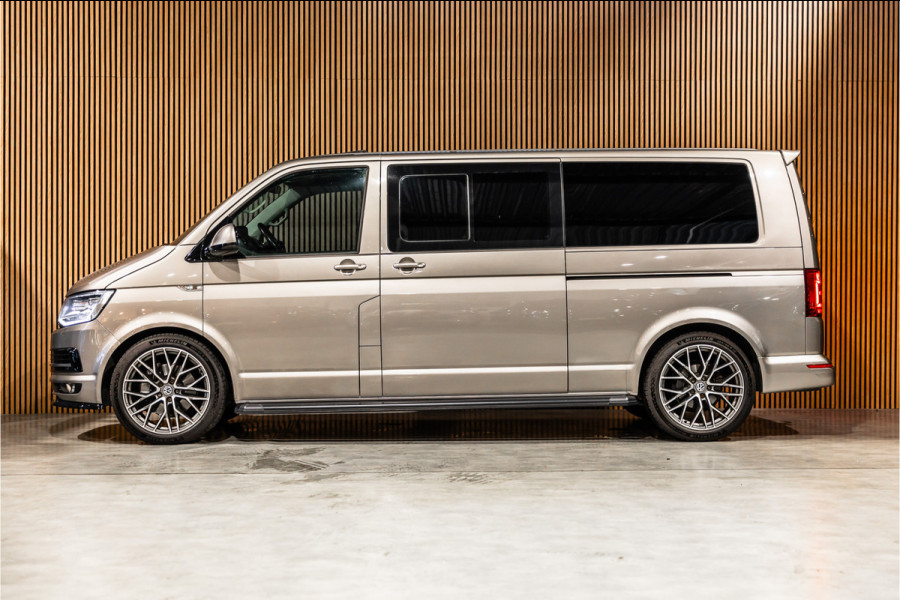 Volkswagen Transporter 2.0 TDI L2H1 DC Highline | Schuifdak | ACC | Bi-Xenon | Camera | Stoelverwarming | Navigatie | Alcantara bekleding | Trekhaak | L+R Schuifdeur | 20'' Sport velgen | Orig. NL Auto | NAP Logisch | Nieuwe APK