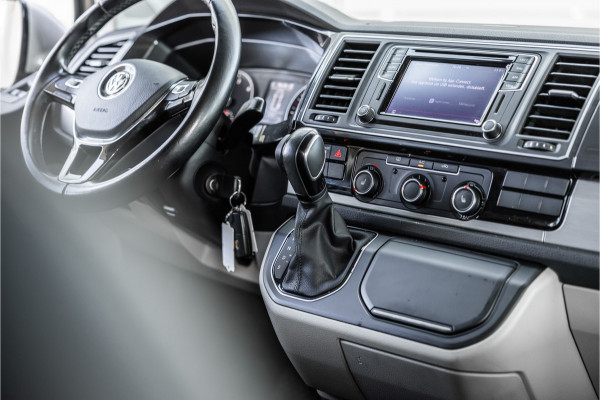 Volkswagen Transporter 2.0 TDI L2H1 DC Highline | Schuifdak | ACC | Bi-Xenon | Camera | Stoelverwarming | Navigatie | Alcantara bekleding | Trekhaak | L+R Schuifdeur | 20'' Sport velgen | Orig. NL Auto | NAP Logisch | Nieuwe APK
