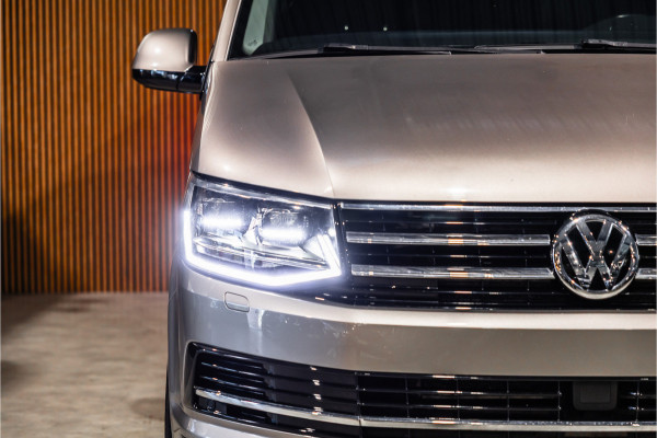 Volkswagen Transporter 2.0 TDI L2H1 DC Highline | Schuifdak | ACC | Bi-Xenon | Camera | Stoelverwarming | Navigatie | Alcantara bekleding | Trekhaak | L+R Schuifdeur | 20'' Sport velgen | Orig. NL Auto | NAP Logisch | Nieuwe APK