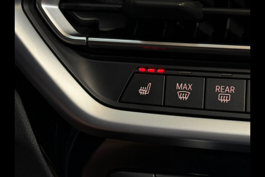 BMW X3 M40i xDrive High Executive M-SPORT |PANO|HARMAN KARDON| MEMORY|SFEERVERLICHTING | DEALER ONDERHOUDEN |TREKHAAK | BOMVOL!