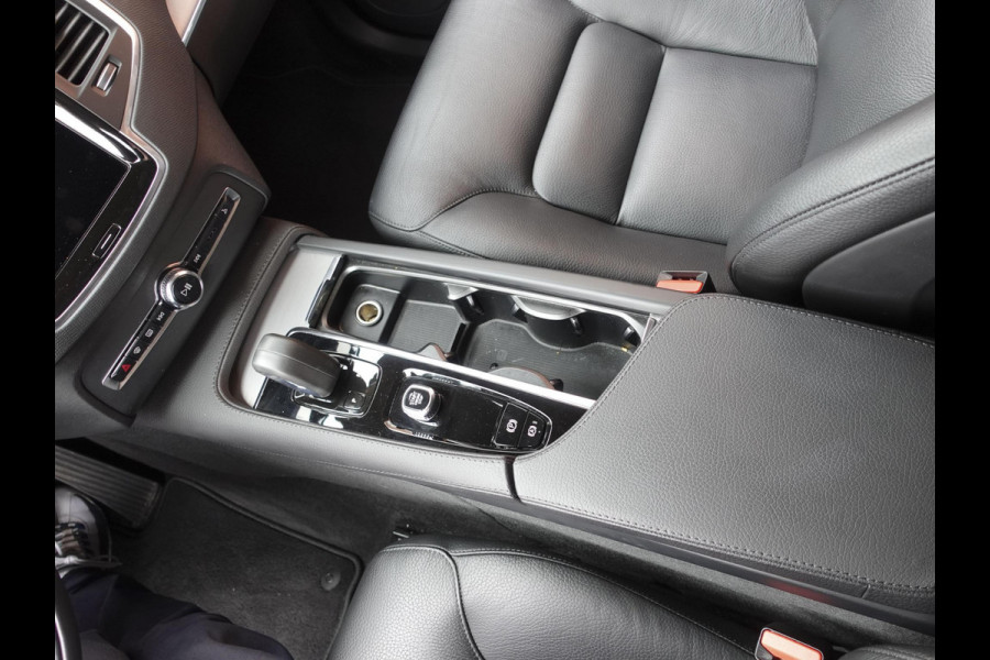 Volvo XC90 2.0 T8 Recharge AWD Inscription Expression 7-Pers Leder Navigatie Adaptive Cruise Control 19" Lichtmetalen Velgen PDC V+A Climate Control Camera