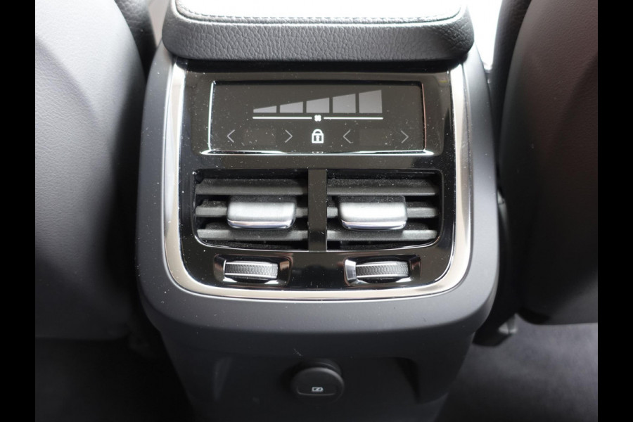 Volvo XC90 2.0 T8 Recharge AWD Inscription Expression 7-Pers Leder Navigatie Adaptive Cruise Control 19" Lichtmetalen Velgen PDC V+A Climate Control Camera