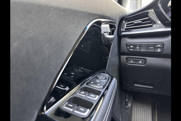 Kia e-Niro DynamicPlusLine 64 kWh | SOH: 95,1% | 3 Fase | Schuif/kantel dak | Afn. Trekhaak | Adaptive CC |