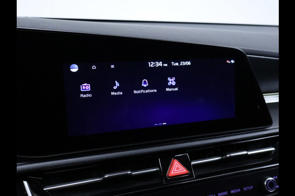 Kia Niro 1.6 GDi Hybrid DynamicPlusLine Sport (SCHUIFDAK,APPLE CARPLAY,NAVI,CAMERA,STOEL/STUUR VERWARMING,GETINT,LED,SPORTSTOELEN)